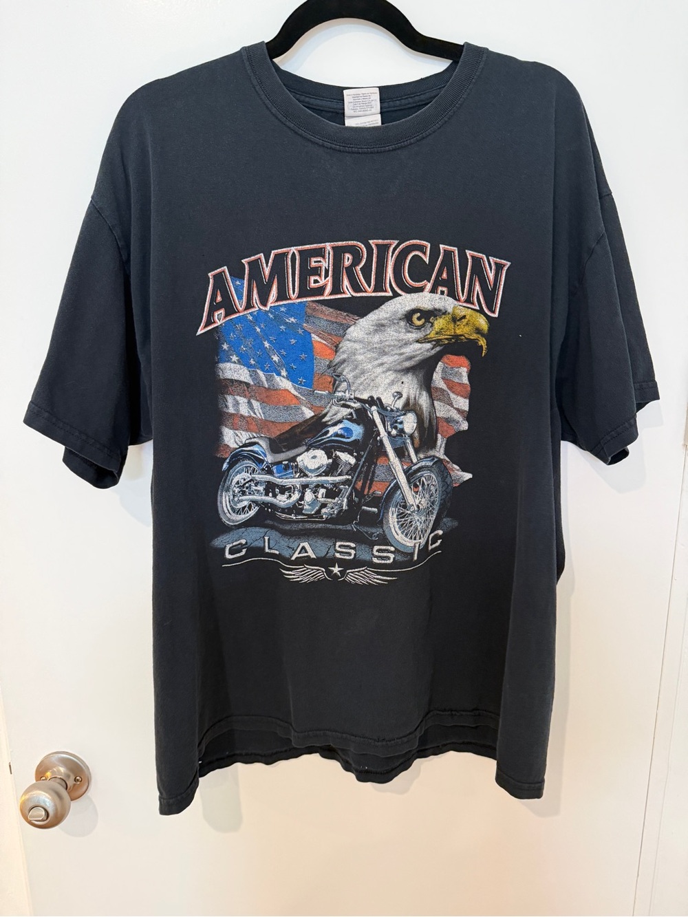 Vintage American Classic Eagle Graphic Tee - Black